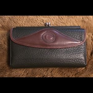 Dooney & Bourke vintage organizer w74